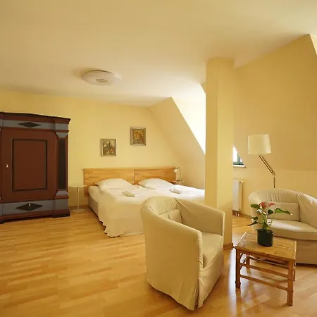 Hotel Zum Sechsten Gebot *