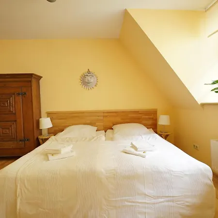 Hotel Zum Sechsten Gebot